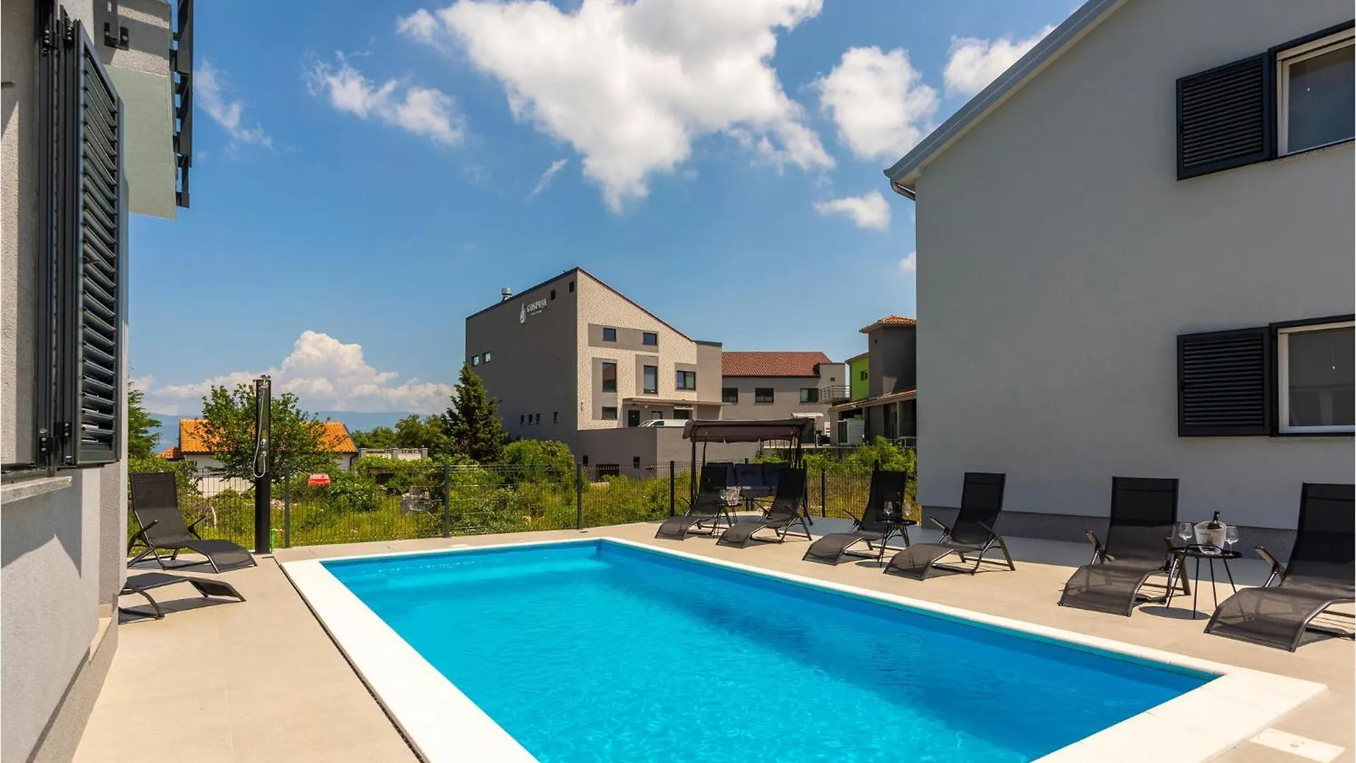 2 Bedroom Beautiful Apartment In Vrbnik