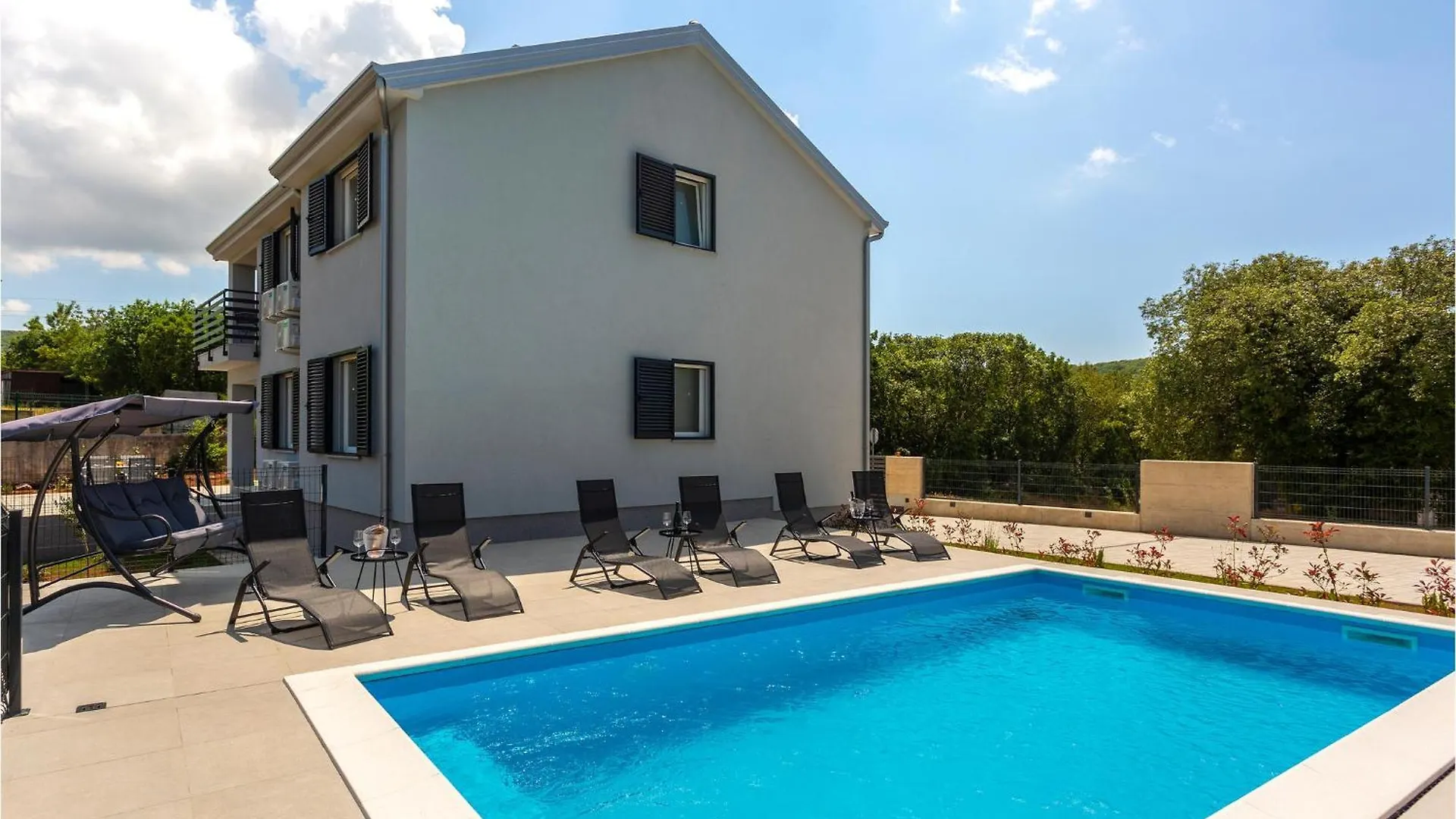 2 Bedroom Beautiful Apartment In Vrbnik