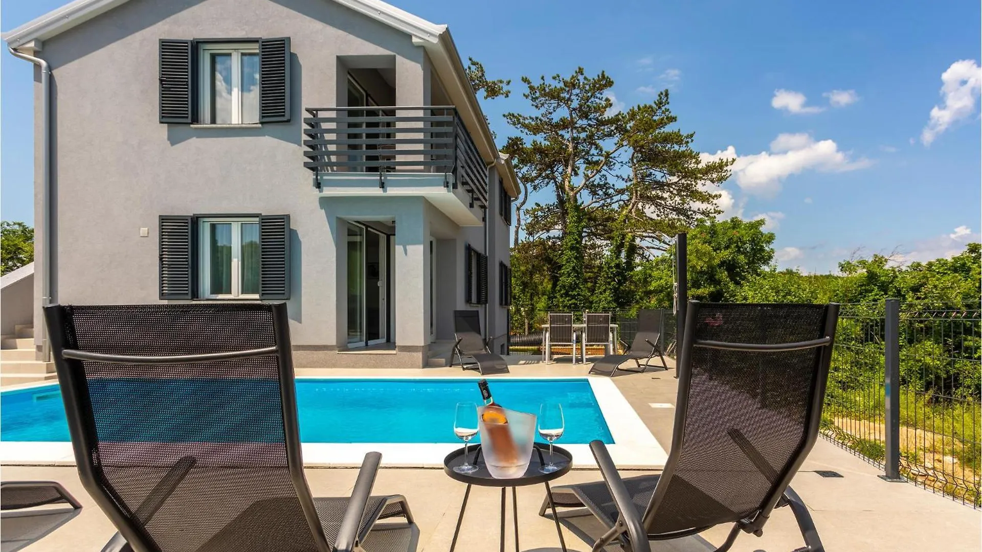 2 Bedroom Beautiful Apartment In فربنيك
